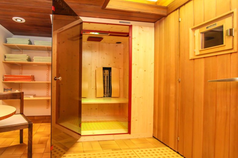Sauna Tiroler Adler kleiner Wellnessbereich