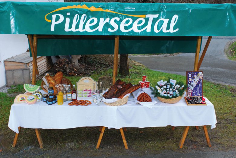 Regionale Produkte aus Tirol Pillerseetal Marktstand