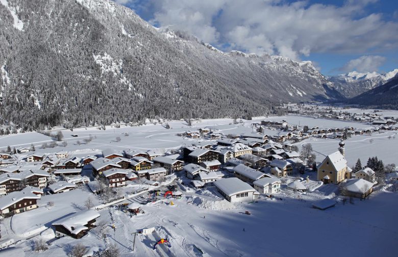 Skifahren auf der Steinplatte in Waidring