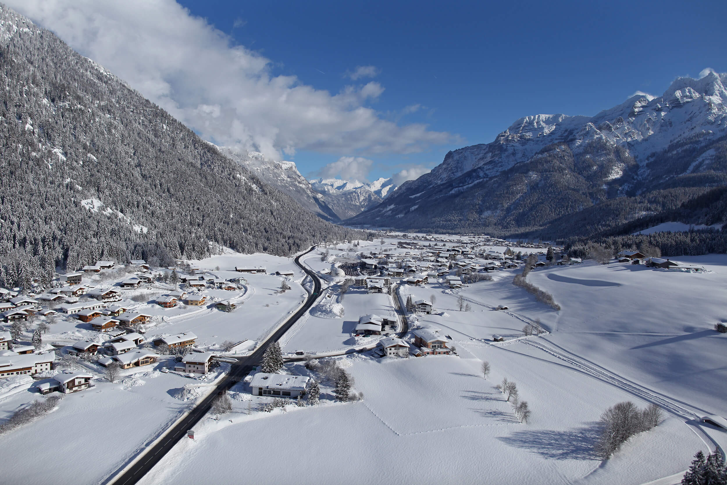 Skifahren auf der Steinplatte in Waidring