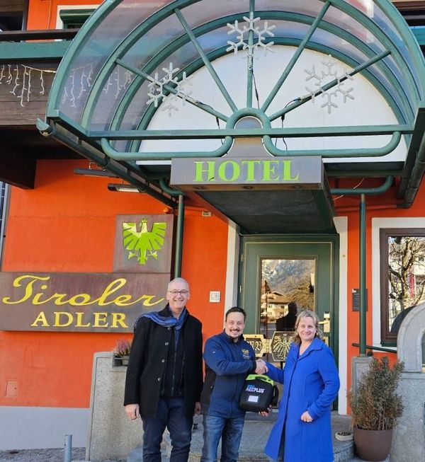 AED Defibrillator im Hotel Tiroler ADLER